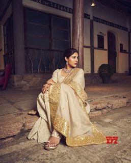 Samyuktha Menon feet photo thumbnail