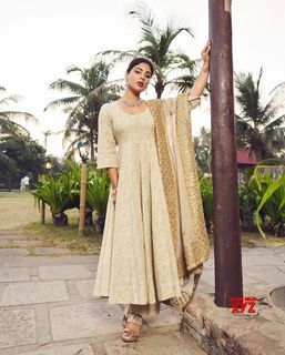 Samyuktha Menon feet photo thumbnail