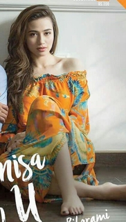 Sana Javed feet photo thumbnail