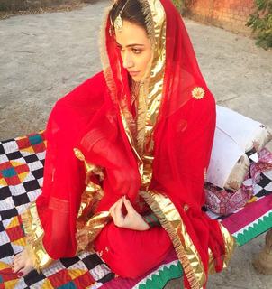 Sana Javed feet photo thumbnail