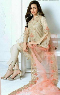 Sana Javed feet photo thumbnail