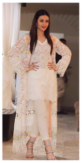 Sana Javed feet photo thumbnail