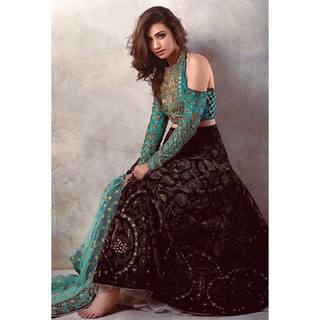 Sana Javed feet photo thumbnail