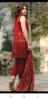Sana Javed feet photo thumbnail