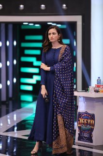 Sana Javed feet photo thumbnail