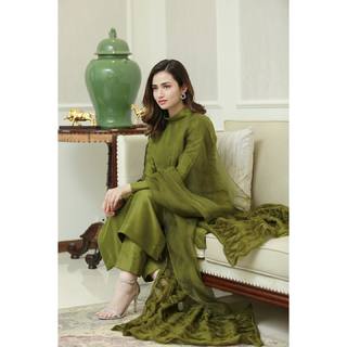 Sana Javed feet photo thumbnail