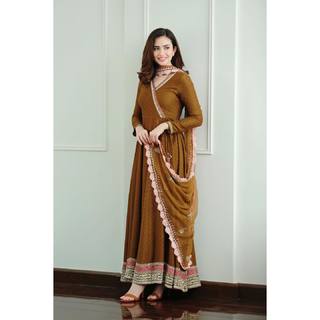 Sana Javed feet photo thumbnail