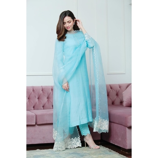 Sana Javed feet photo thumbnail