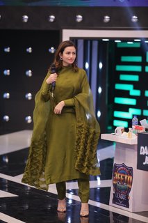 Sana Javed feet photo thumbnail