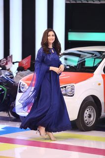 Sana Javed feet photo thumbnail