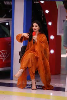 Sana Javed feet photo thumbnail