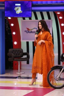 Sana Javed feet photo thumbnail