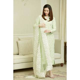 Sana Javed feet photo thumbnail