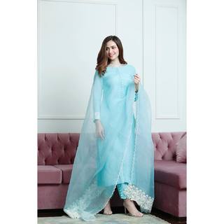 Sana Javed feet photo thumbnail