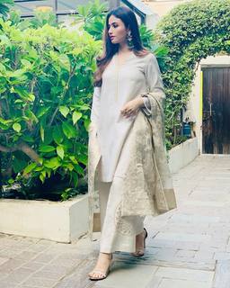 Sana Javed feet photo thumbnail