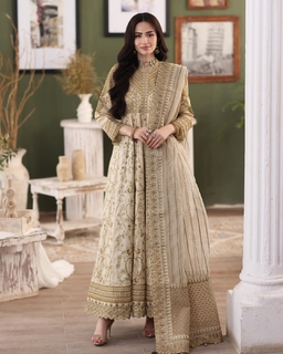 Sana Javed feet photo thumbnail