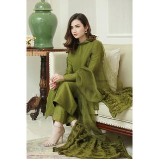 Sana Javed feet photo thumbnail