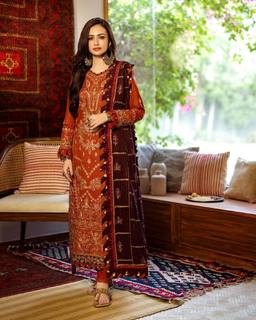 Sana Javed feet photo thumbnail