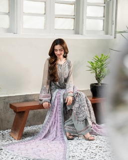 Sana Javed feet photo thumbnail