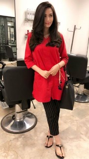Sana Javed feet photo thumbnail