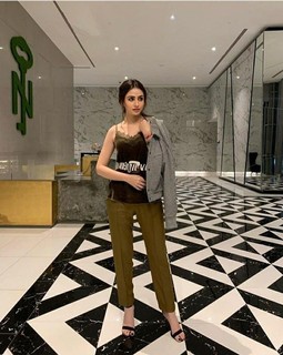 Sana Javed feet photo thumbnail