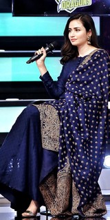 Sana Javed feet photo thumbnail