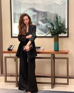 Sana Javed feet photo thumbnail