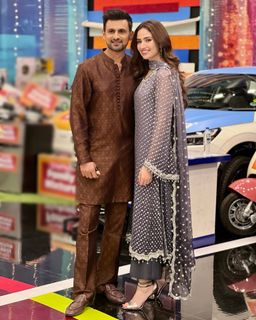 Sana Javed feet photo thumbnail
