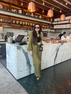 Sana Javed feet photo thumbnail