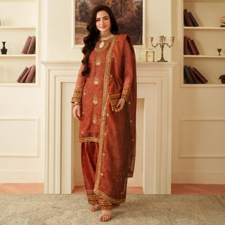 Sana Javed feet photo thumbnail