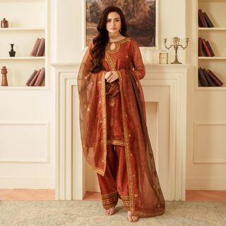 Sana Javed feet photo thumbnail