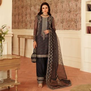 Sana Javed feet photo thumbnail