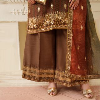 Sana Javed feet photo thumbnail