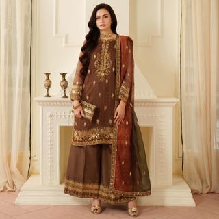 Sana Javed feet photo thumbnail