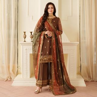 Sana Javed feet photo thumbnail