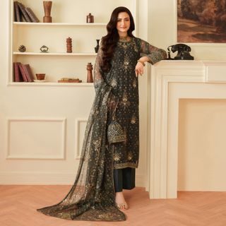 Sana Javed feet photo thumbnail