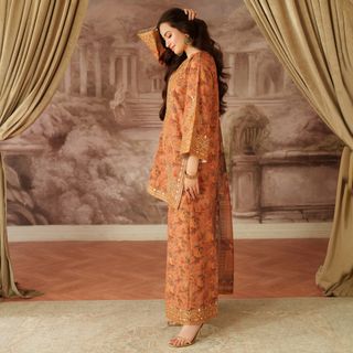 Sana Javed feet photo thumbnail