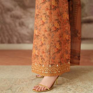 Sana Javed feet photo thumbnail