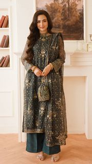 Sana Javed feet photo thumbnail