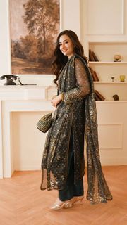 Sana Javed feet photo thumbnail