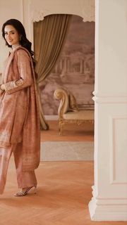 Sana Javed feet photo thumbnail