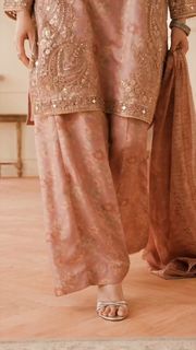 Sana Javed feet photo thumbnail
