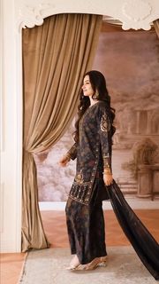 Sana Javed feet photo thumbnail