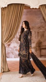 Sana Javed feet photo thumbnail