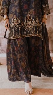 Sana Javed feet photo thumbnail