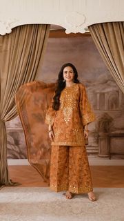 Sana Javed feet photo thumbnail