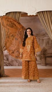 Sana Javed feet photo thumbnail