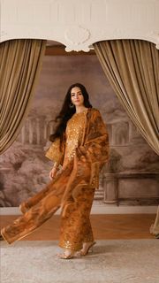 Sana Javed feet photo thumbnail