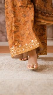 Sana Javed feet photo thumbnail
