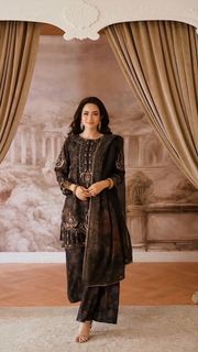 Sana Javed feet photo thumbnail